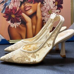 Nicole Miller Beige Floral Lace Slingback Heels